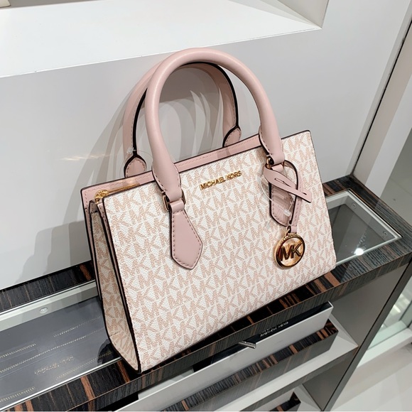 Michael Kors Sheila Small satchel crossbody - Picture 2 of 10